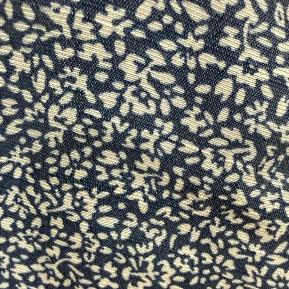 LC Lauren Conrad Free Flowing Ditsy Blue and White  Blouse with Puff Sleeves - Picture 5 of 9